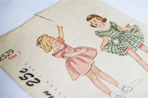 Vintage Babytoddler Sewing Pattern Simplicity 2529 Size 1