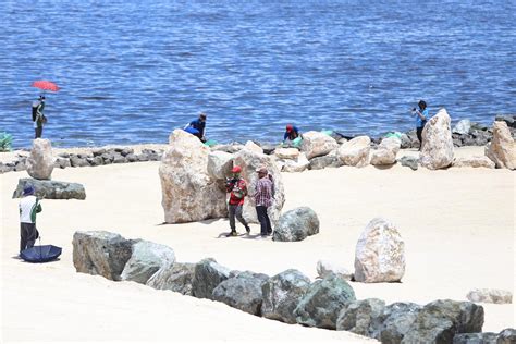 Manila Bay Dolomite Beach Now Has Rock Formations Photos Gma News