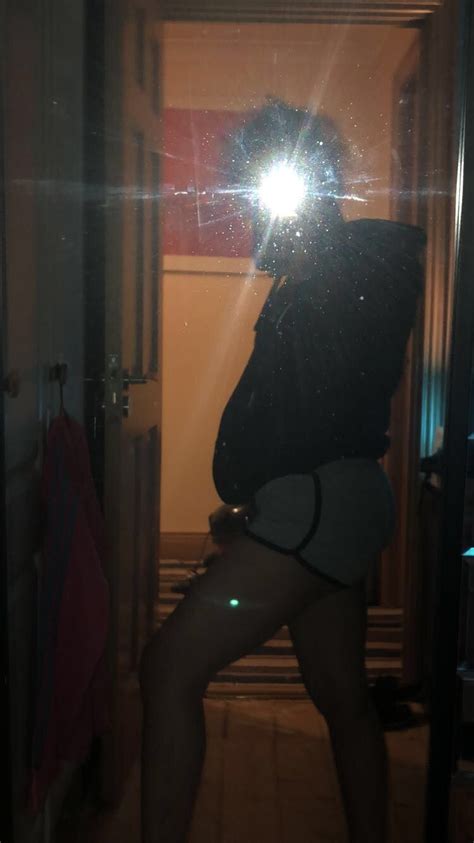 Butt Pics Mirror Pictures Selfie Mirror Selfie With Flash Girl Photo Poses