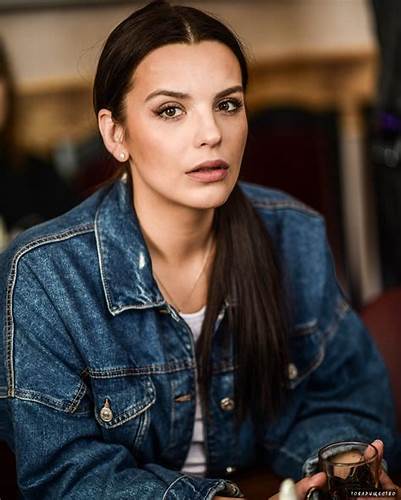 Маргарита королева и диета Жесткая диета и отрезанные волосы героини сериала «Красная королева Жесткая диета и отрезанные волосы героини сериала «Красная королева Маргарита королева и диета