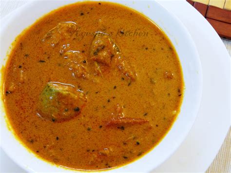 This goan fish curry is really easy to make, packed with flavor & spice, and ready in less than 30 minutes. GOAN FISH CURRY RECIPE - FISH RECIPES