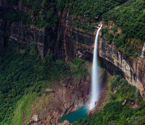 10 Breathtaking Best Waterfalls In India You Must Explore In 2022