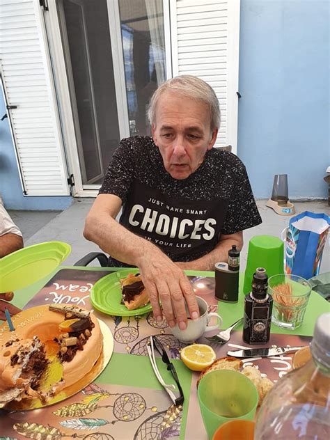 Τα δεκαρια νο 1 ( σοφια βοσσου. Ανδρέας Μικρούτσικος: Γιόρτασε τα γενέθλιά του με τη Σοφία ...