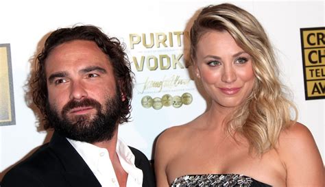 Johnny Galecki S Posted A Message To Fake Wife Kaley Cuoco After Her Weddinghellogiggles