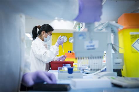 Damit könnten moderna und pfizer wohl bei weitem nicht mithalten. Konzern AstraZeneca startete Impfstoff-Tests in USA | medinlive - medizinische information live