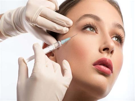 Liquid Face Lift And How Does It Rejuvenate Facial Appearance