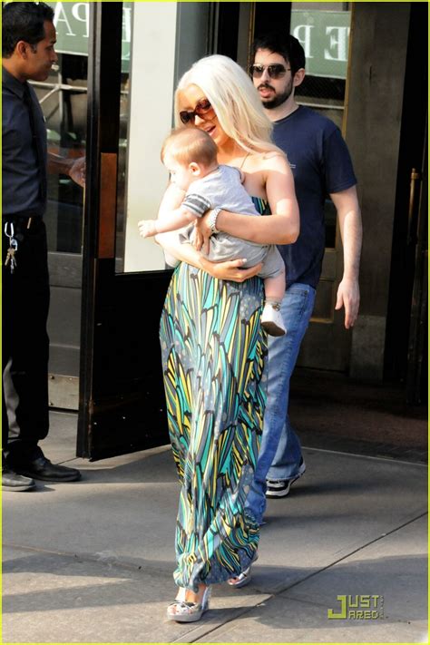 Christina Aguilera Baby Maxs Day Out Photo 1385801