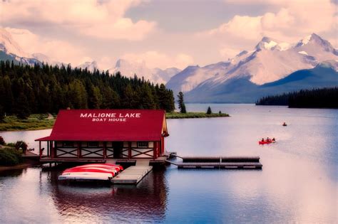 Top 10 Most Beautiful Lakes In Canada