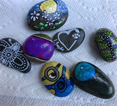 Pin By Nancy Payton On Painting To Curefshd Painted Rocks Popsockets