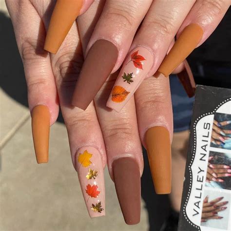 15 Best Thanksgiving Nails To Inspire You
