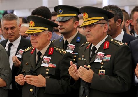 Yılda bir kez gerçekleştirilen ve türk silahlı kuvvetleri'ndeki yüksek askeri şura kararıyla kara kuvvetleri komutanlığına orgeneral musa avsever atandı dedi. Στη Λάρισα ο Τούρκος Στρατηγός της 1HΣ Στρατιάς που θα μας ...