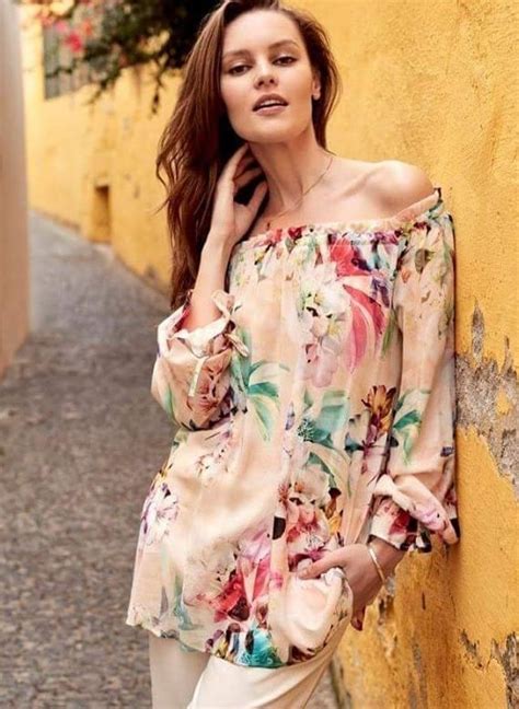 Pin By Monika Cenarska Bańka On Fashion Fashion Floral Tops Women