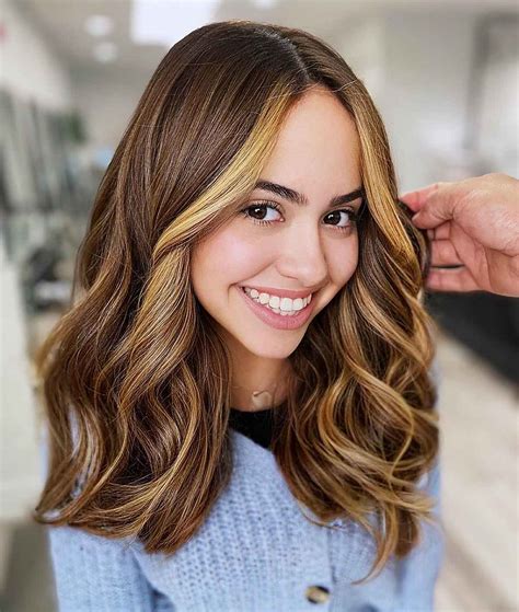 25 Stunning Examples Of Caramel Balayage Highlights For 2022