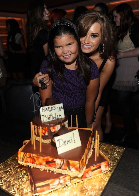 Demi Lovato And Madison De La Garza Photos Photos Demi Lovato Celebrates Her Th Birthday