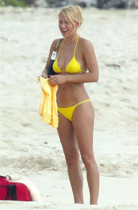 Sweet Miss Kournikova In Yellow Bikini