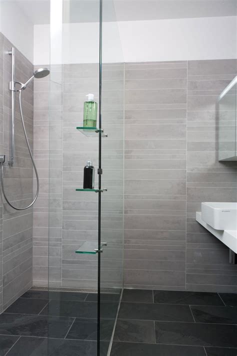 Modern bathroom design master baths tile ideas. 30 great pictures and ideas classic bathroom tile design ideas