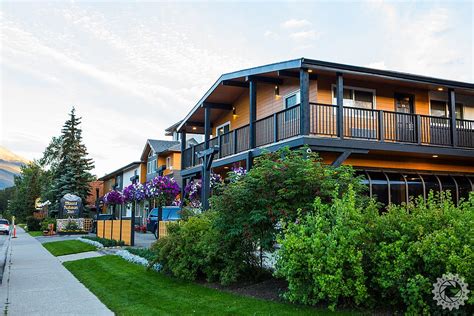 Photo And Video Gallery Mount Robson Inn
