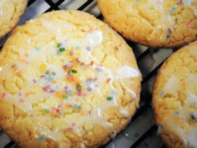 Mix together 1 tsp cinnamon and 3 tbs sugar. Sweet sundays ~ duncan hines lemon cake mix cookies, Recipe Petitchef