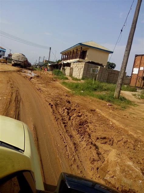Pictures The Shocking And Deplorable Road Condition In Rumuolumeni