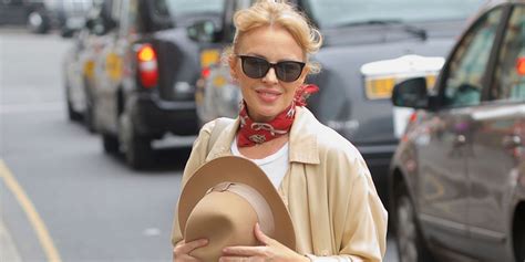 kylie minogue celebrates her 50th birthday with famous friends in london alan carr amanda
