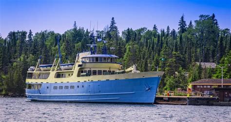 Isle royale national park is an american national park consisting of isle royale and more than 400 small adjacent islands, as well as the su. Things to Do in Michigan: Isle Royale National Park