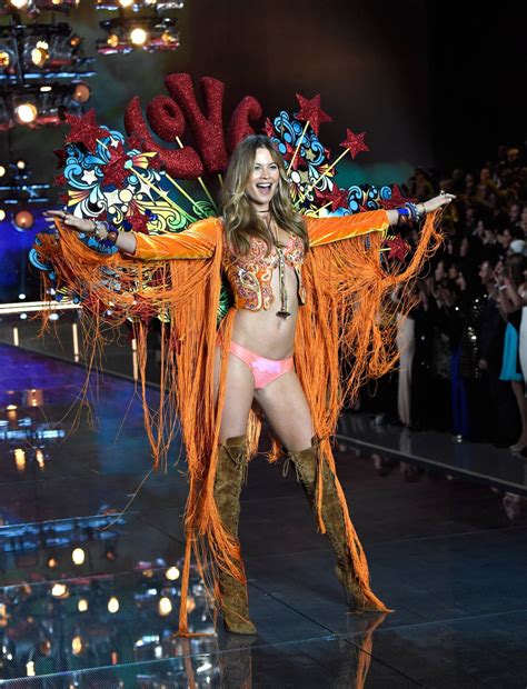 Victorias Secret Welcomes New Angel Supermodel Josephine Skriver New York Daily News