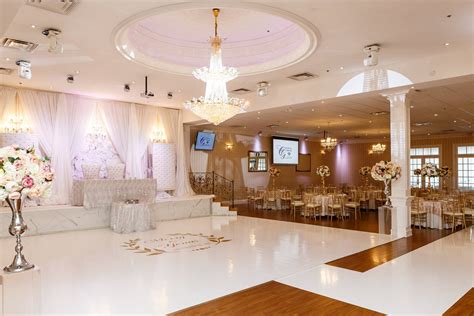 Crystal Grand Banquet Hall Venue Mississauga Weddingwireca