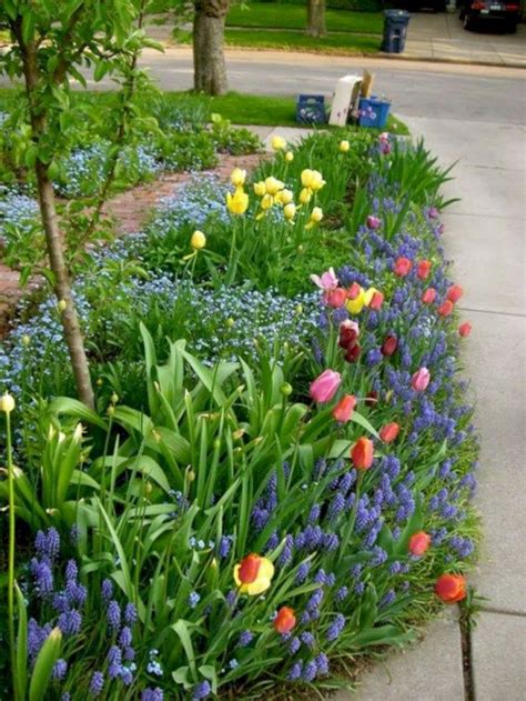 Cool 15 Spring Bulb Garden To Soothe Your Soul Small Flower Garden