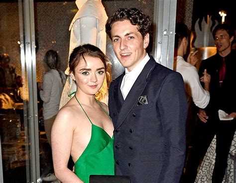 Maisie Williams And Ollie Jackson From Game Of Thrones Stars Romances
