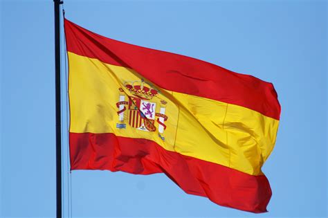 Concepto de ayuda, mancomunidad, unidad de países europeos, relaciones políticas y económicas. bandera de España - Actuall
