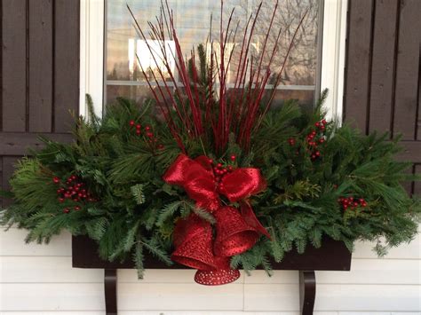 29 Perfect Flower Christmas Decoration Ideas Christmas Window Boxes