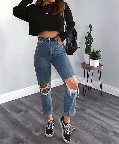Cute Black Crop Top With Trendy Ripped Denim Jeans Tarz Moda Stil Kıyafetler Giysiler