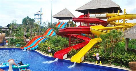 Taman rekreasi, water park dan komplek hotel jadi satu dalam alton towers resorts. New Kuta Green Park, Taman Rekreasi Air