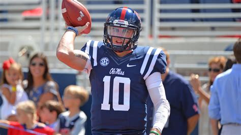 Alabama-Ole Miss coast into SEC West showdown