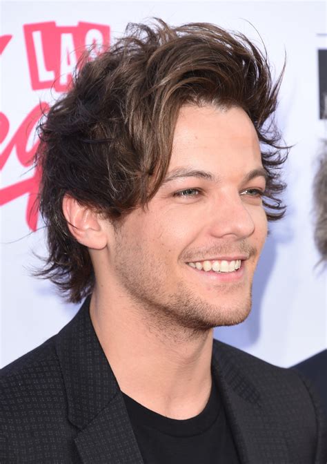 One Direction member Louis Tomlinson welcomes his son - AOL