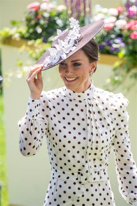 The Royal Ascot Fashion Looks We Love This Year Who What Wear Uk
