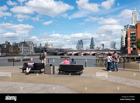 The Queens House Tower Of London Hi Res Stock Photography And Images