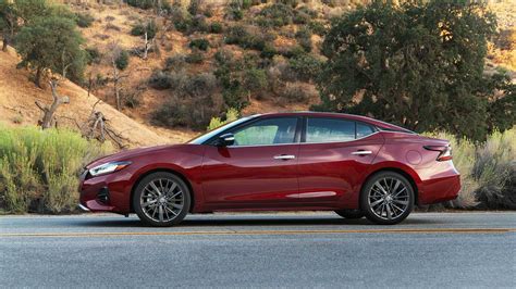 2019 Nissan Maxima First Drive Resisting The Trend
