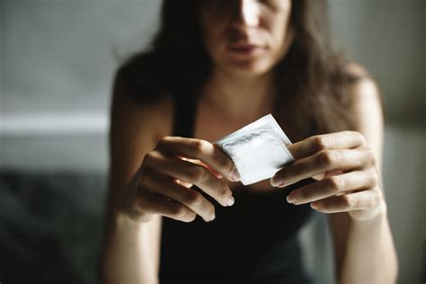 Contraception Comment Mettre Un Pr Servatif F Minin