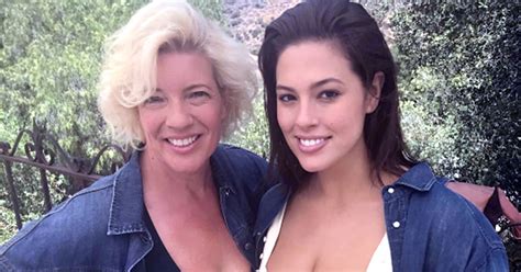 Ashley Graham S Mom Wears Bikini For 1st Time In Decades
