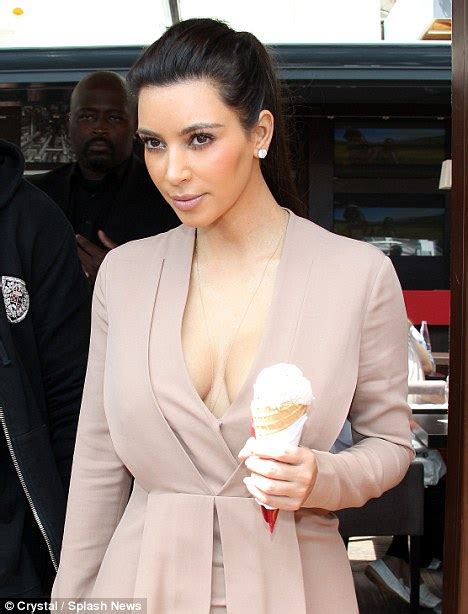 Sorry India Kim Kardashian Forced To Apologise To A Nation After Branding Curry Disgusting