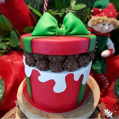 That is why a stunning decoration is a significant aspect of almost any christmas cake. Santa Claus Cake in 2020 | Christmas cake designs ...
