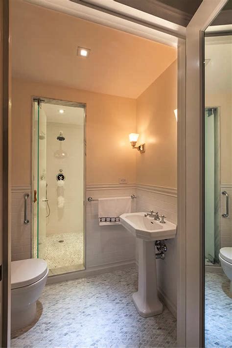 Ideas for making a small bathroom look bigger or creating more space in a small bathroom. 8 Small Bathrooms That Shine | Home Remodeling
