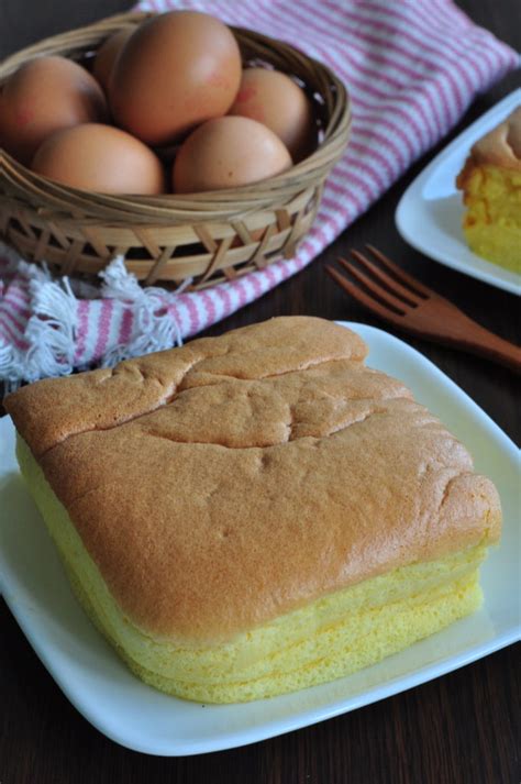 May 06, 2021 · to make a sponge cake, heat egg yolks and sugar in a double boiler, whisking constantly, until the sugar is completely dissolved. Traditional Homemade Egg Sponge Cake 传统鸡蛋糕 - Eat What Tonight