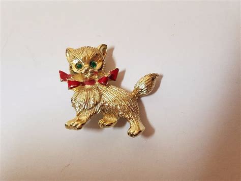 Vintage Gold Tone Cat Kitten Kitty Rhinestone Enamel Brooch Pin Costume