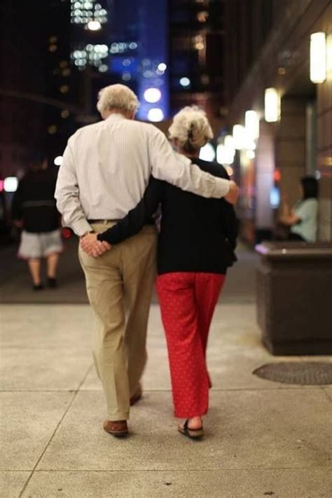 35 Photos Of Cute Old Couples That Will Give You The Ultimate Relationship Goals In 2021 Cute