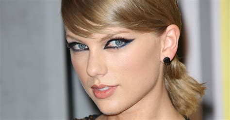 Taylor Swift Meets Australian Doppelganger