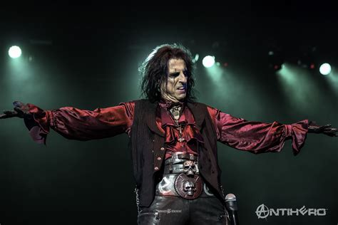 Concert Review And Photos Alice Cooper At O2 Arena London Antihero