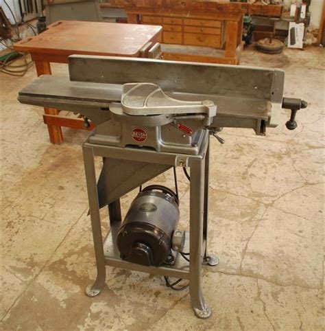Aug 27, 2008 · /r/woodworking is your home on reddit for furniture, toys, tools, wood, glue, and anything else that has to do with woodworking as a hobby or profession. Photo Index - Rockwell Manufacturing Co. - Delta 6 ...