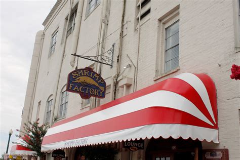 Classic River Street Restaurants - Savannah, GA | Savannah.com